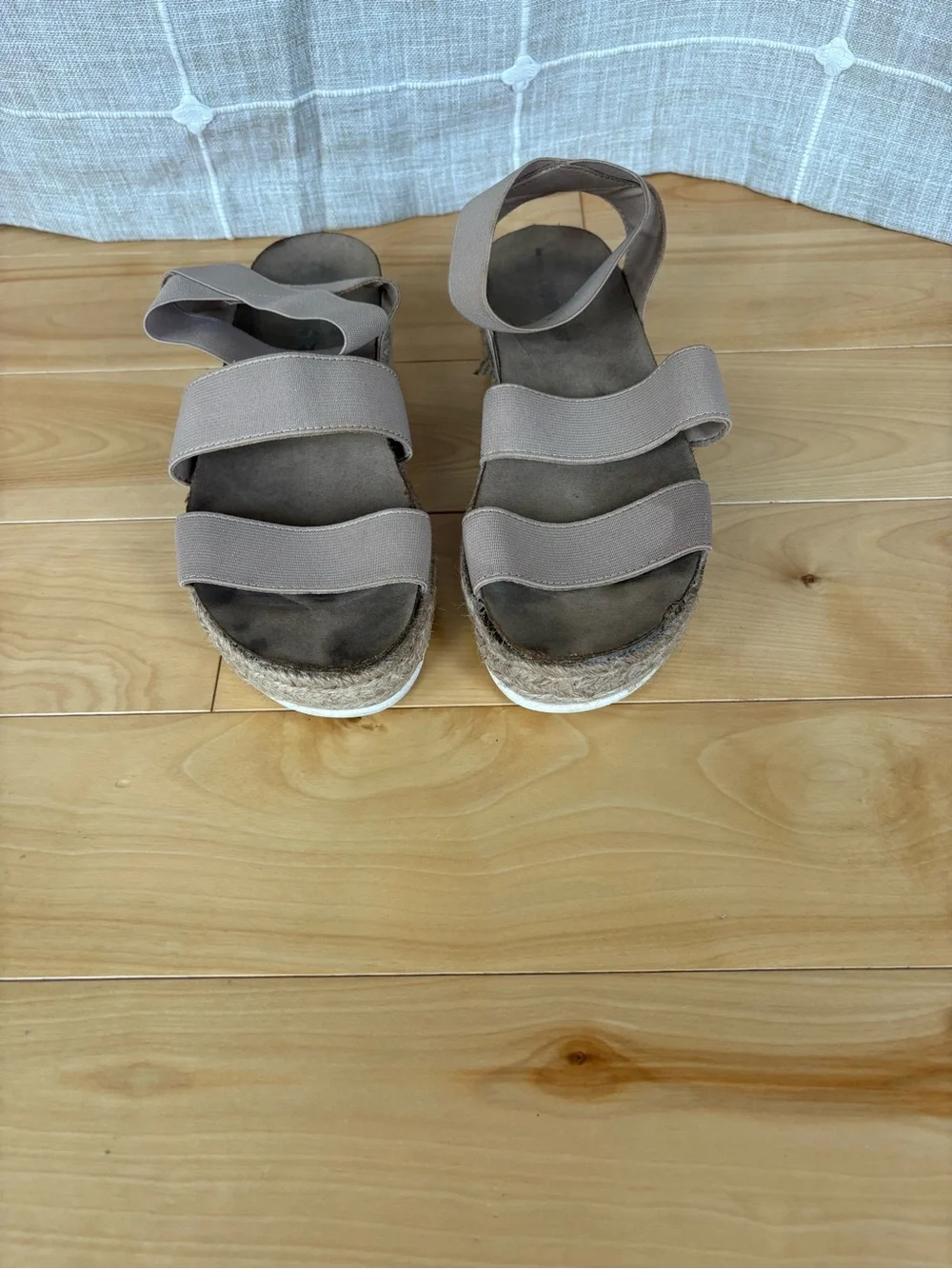 Cushionaire stylish taupe